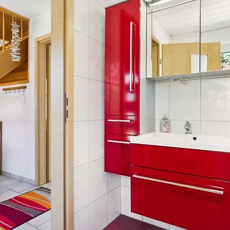 בית נופש In Mit Terrasse, Grill Und Garten